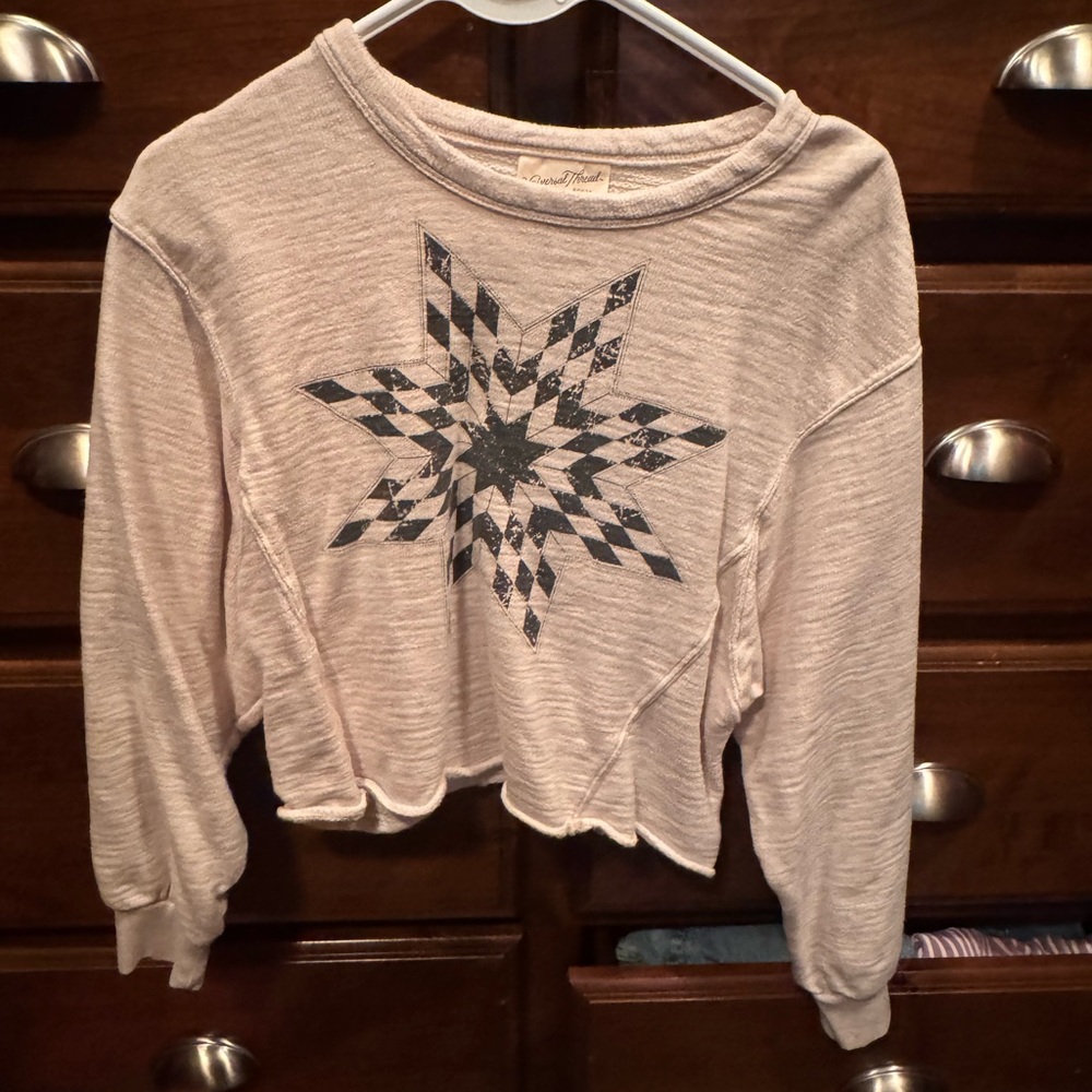 Universal Thread Beige Star Print Crop Top